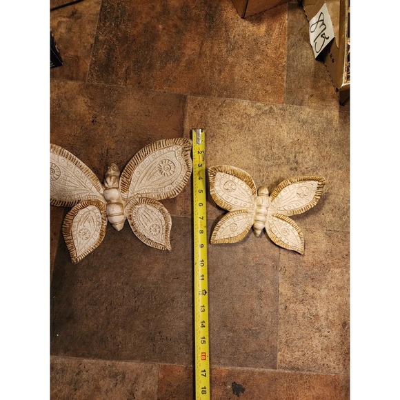 Vintage Lot Of 2 Chalkware Cream And‎ Gold Wall Hanging Butterflies 1960s MCM - Picture 7 of 7